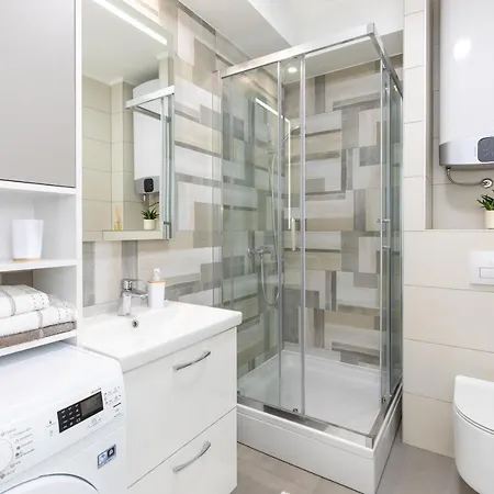 Apartament Ela *