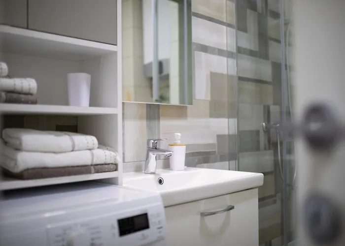 Ela アパート リエカ